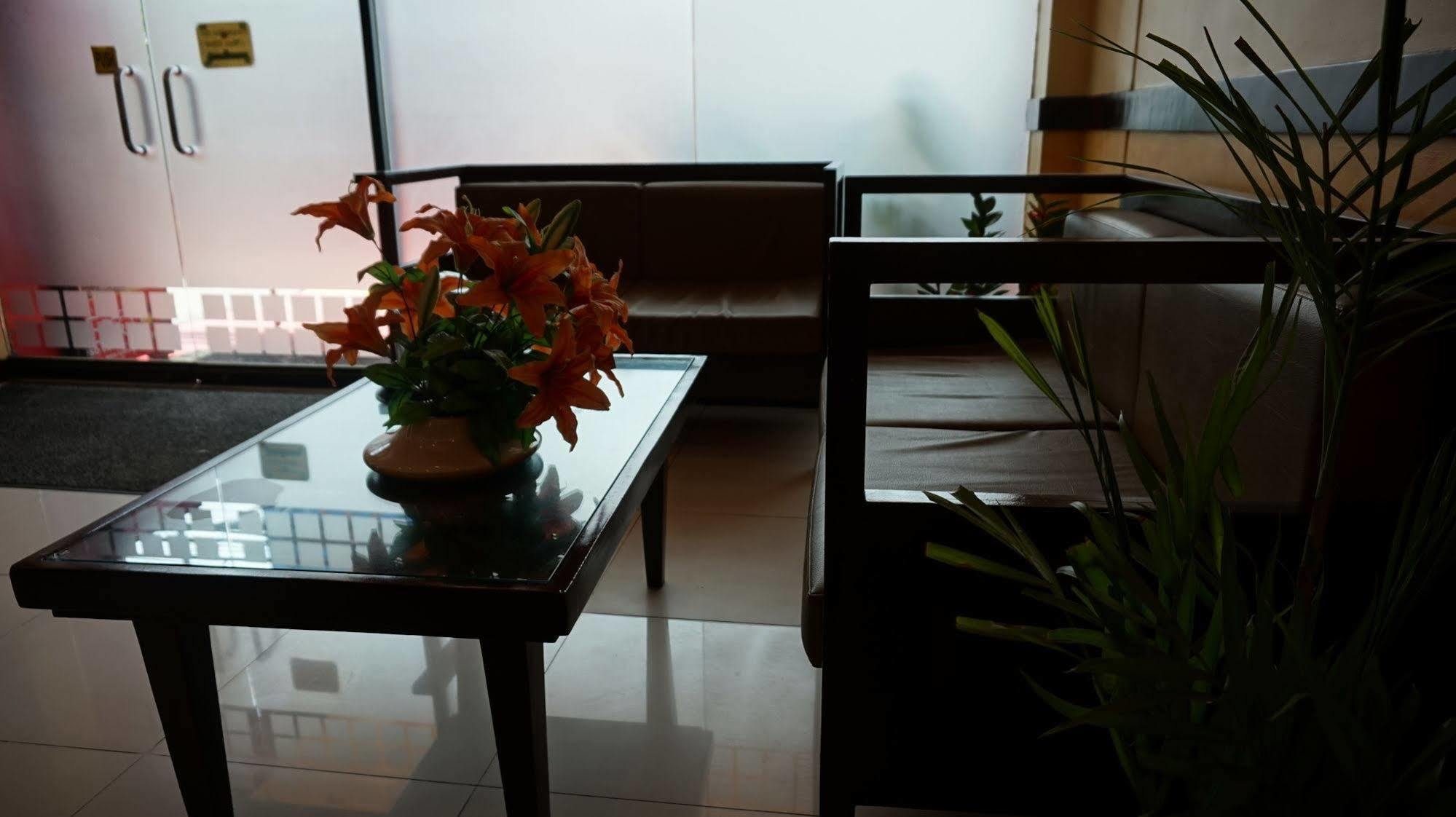 Hotel Sogo Edsa Caloocan Bagian luar foto