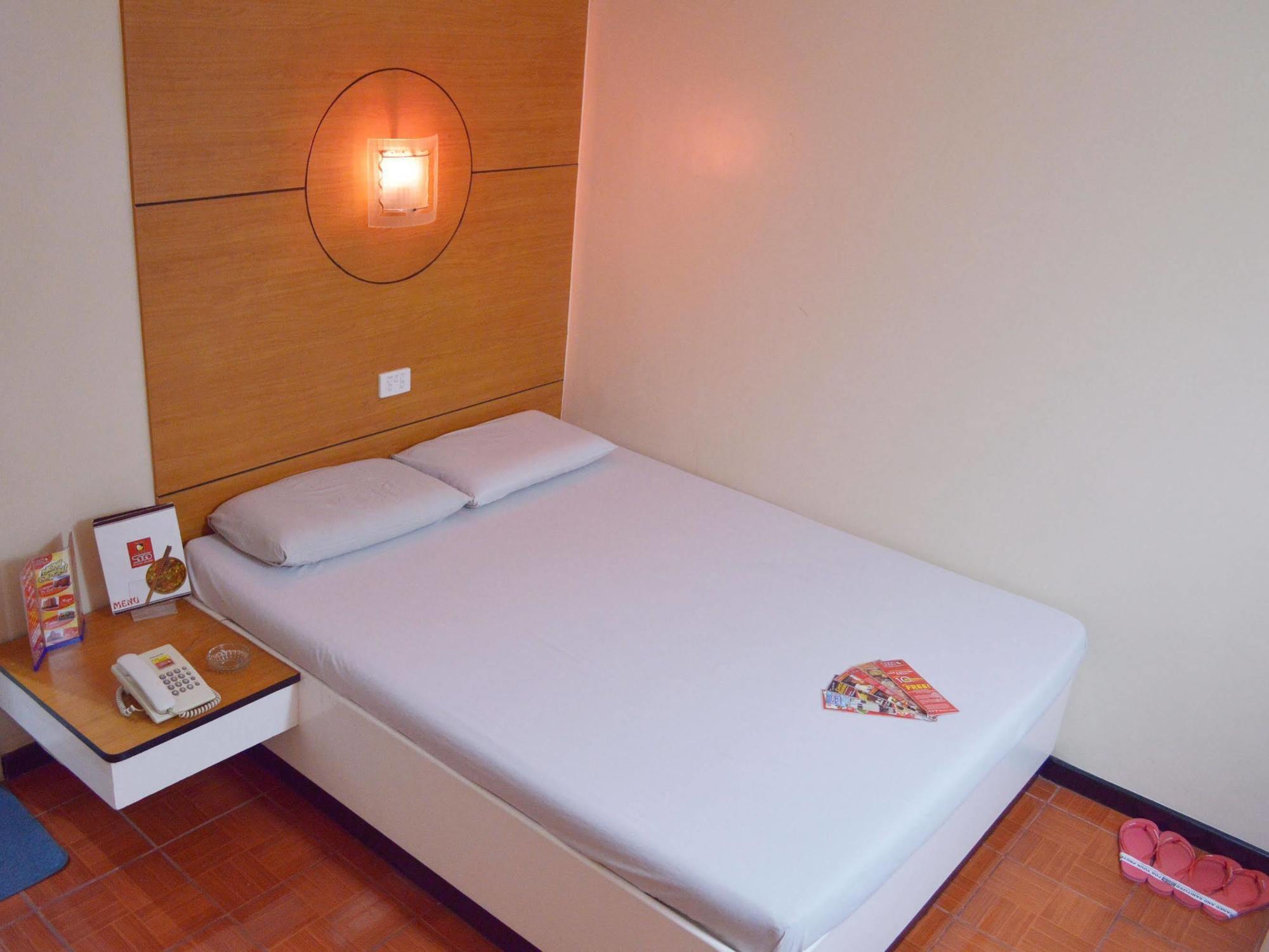 Hotel Sogo Edsa Caloocan Bagian luar foto