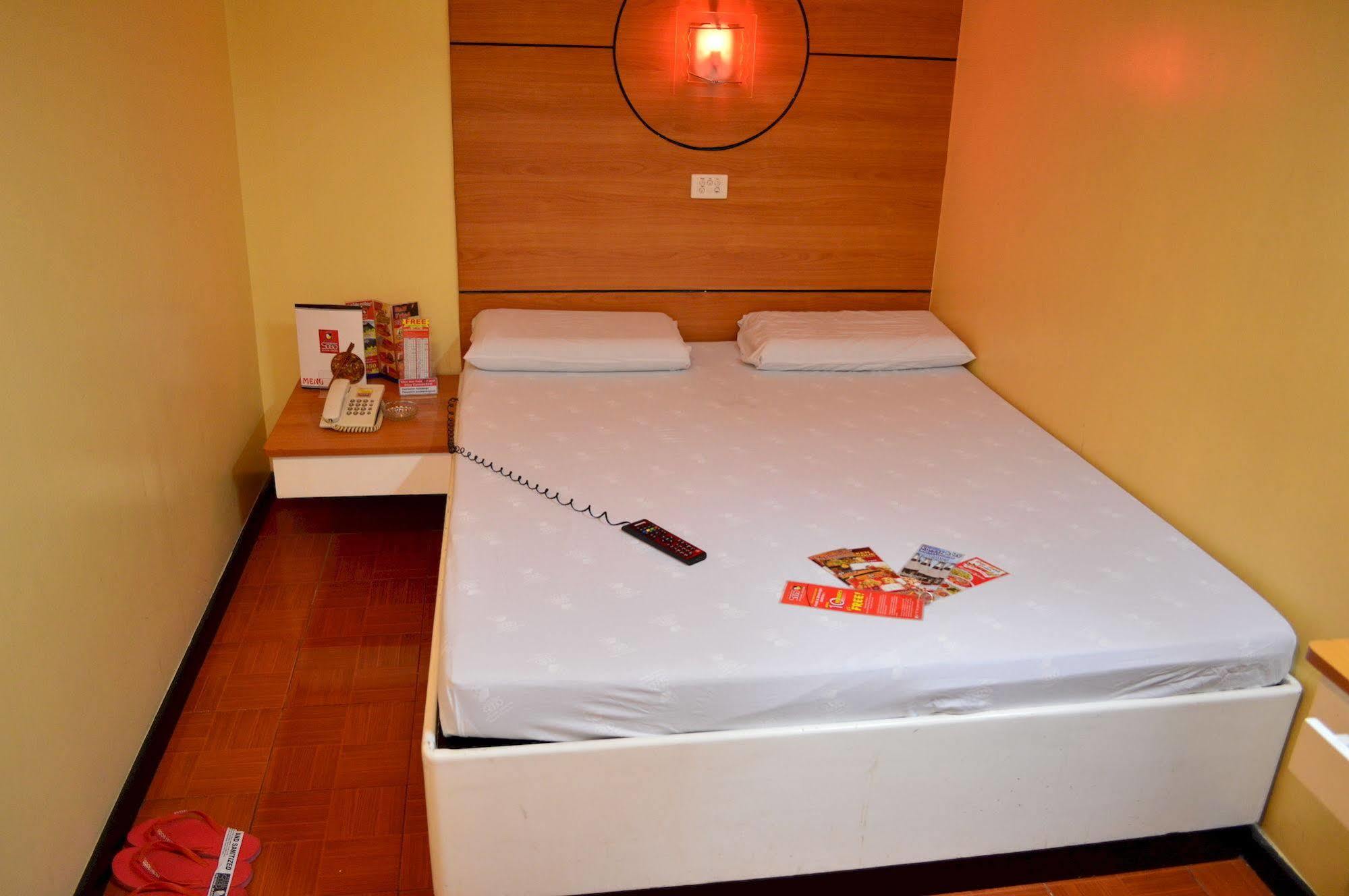 Hotel Sogo Edsa Caloocan Bagian luar foto