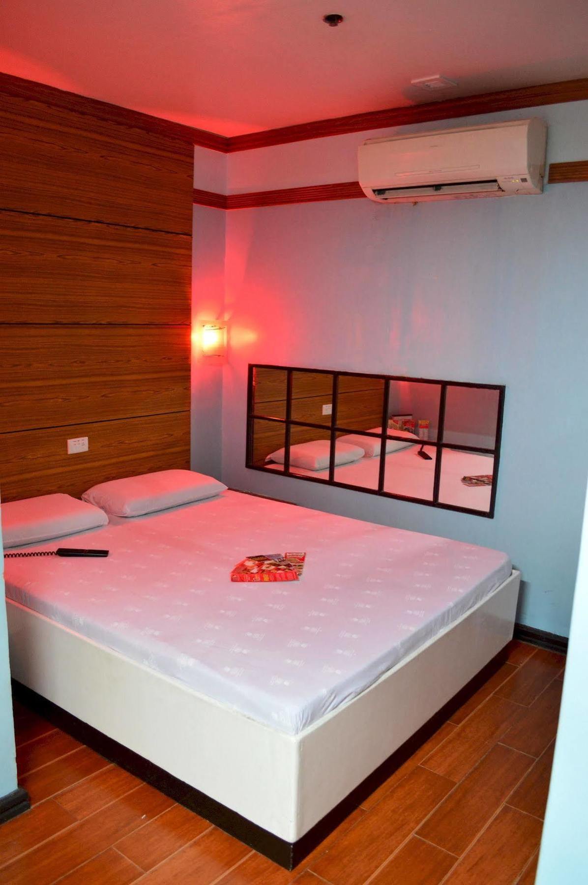 Hotel Sogo Edsa Caloocan Bagian luar foto